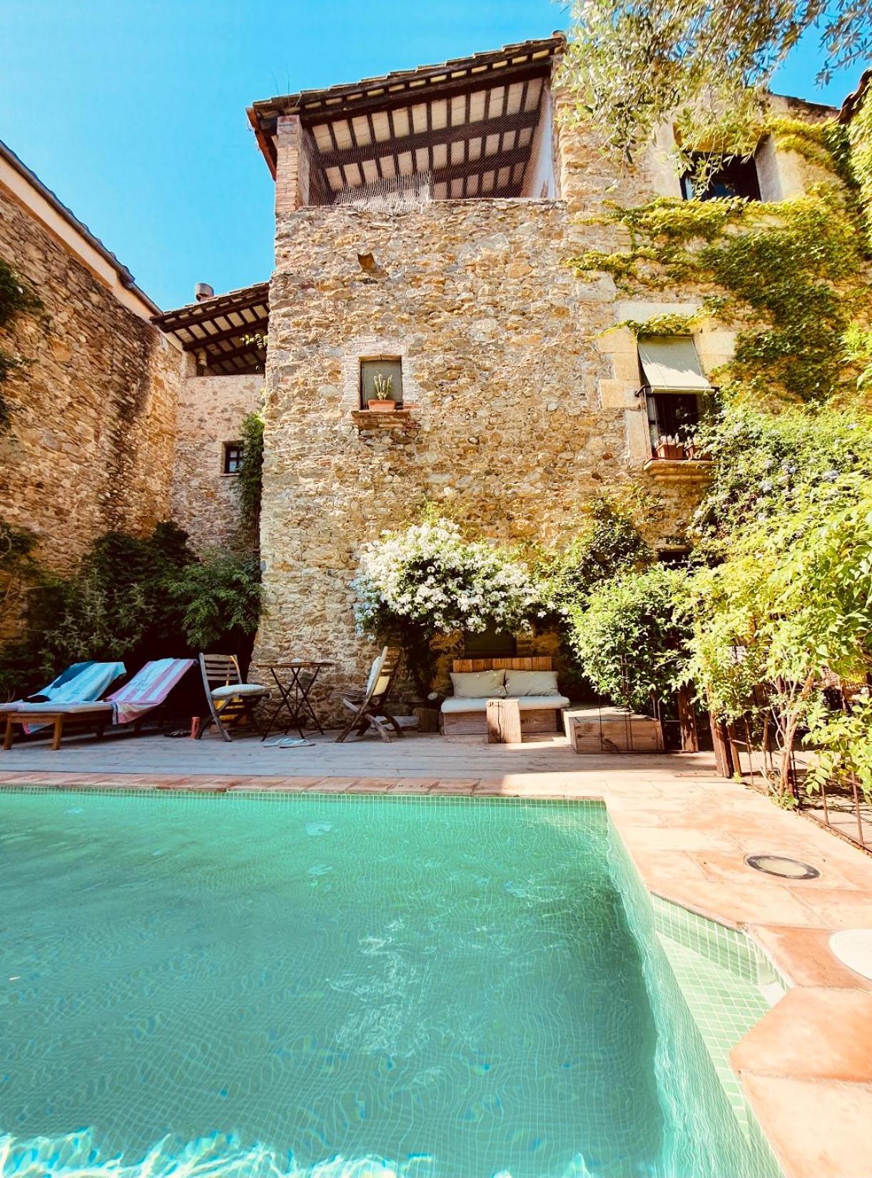 Bed and Breakfast Casa Migdia Sant Jordi Desvalls Exterior foto