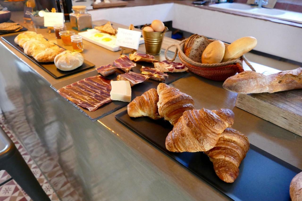 Bed and Breakfast Casa Migdia Sant Jordi Desvalls Exterior foto